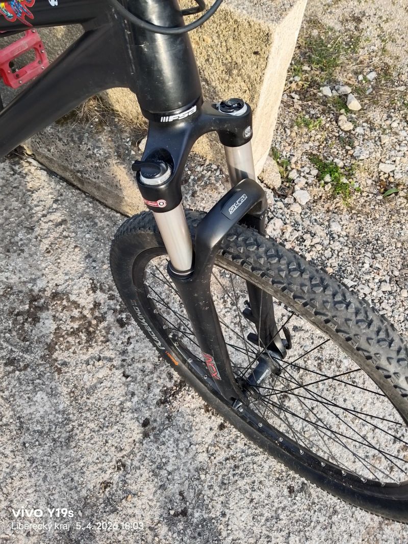 Dirtové kolo Commencal