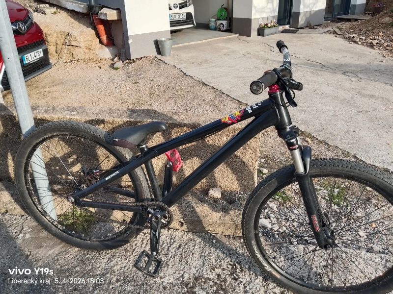 Dirtové kolo Commencal