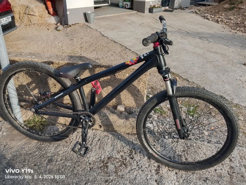 Dirtové kolo Commencal