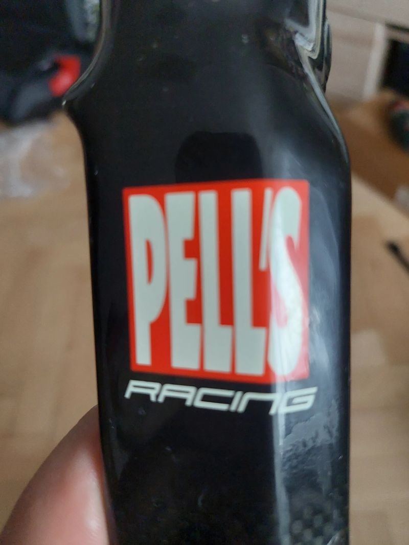 Silniční karbonová vidlice Pell's RF22 Aero