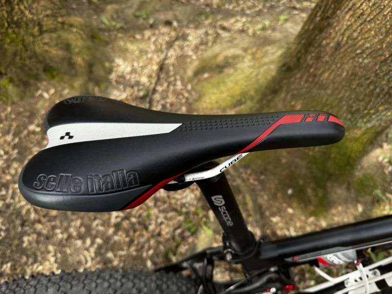 Horské kolo Cube XMS 2012