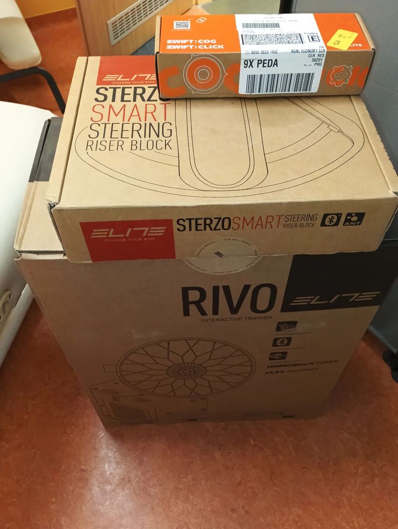 Cyklotrenažér Elite Rivo + podložka zatáčecí Elite Sterzo + Cog And Click