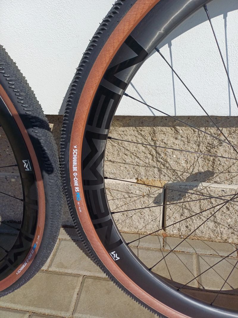 Newmen Advanced SL X.R.36 Carbon, ořech Shimano HG Nejetá !!!