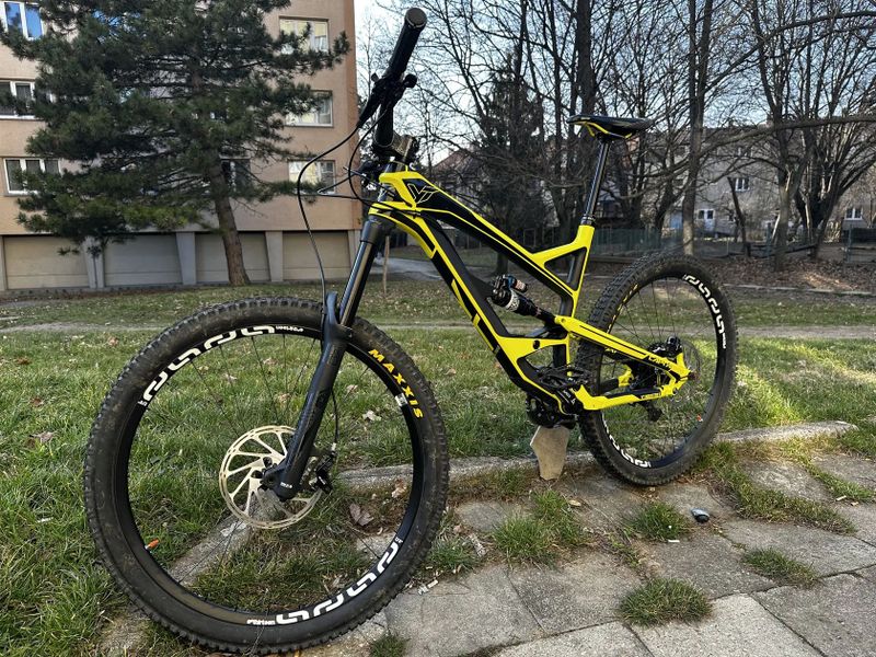 YT Industries Capra cf