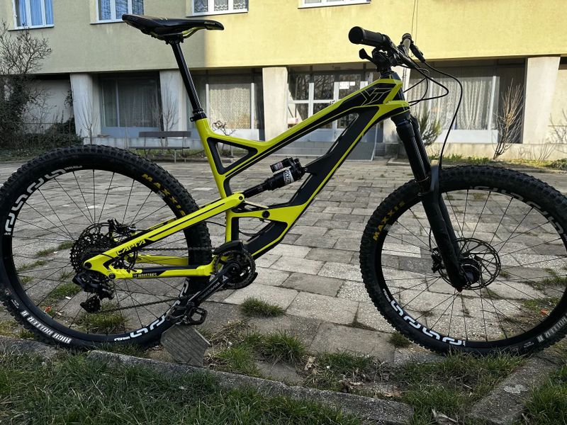YT Industries Capra cf