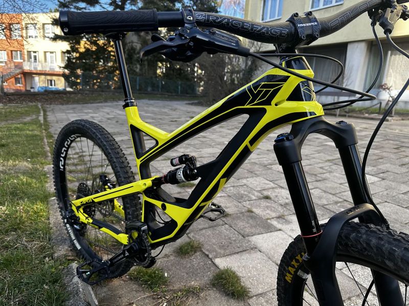 YT Industries Capra cf