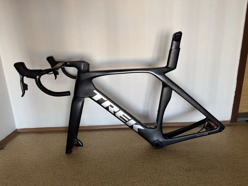 Trek Madone Gen 7 vel 56 - rezervováno