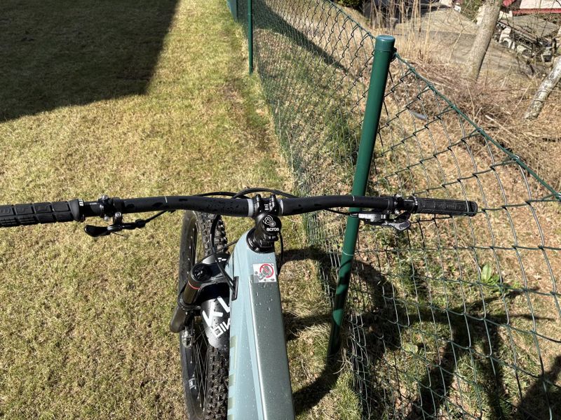 Ghost Riot AM CF Pro