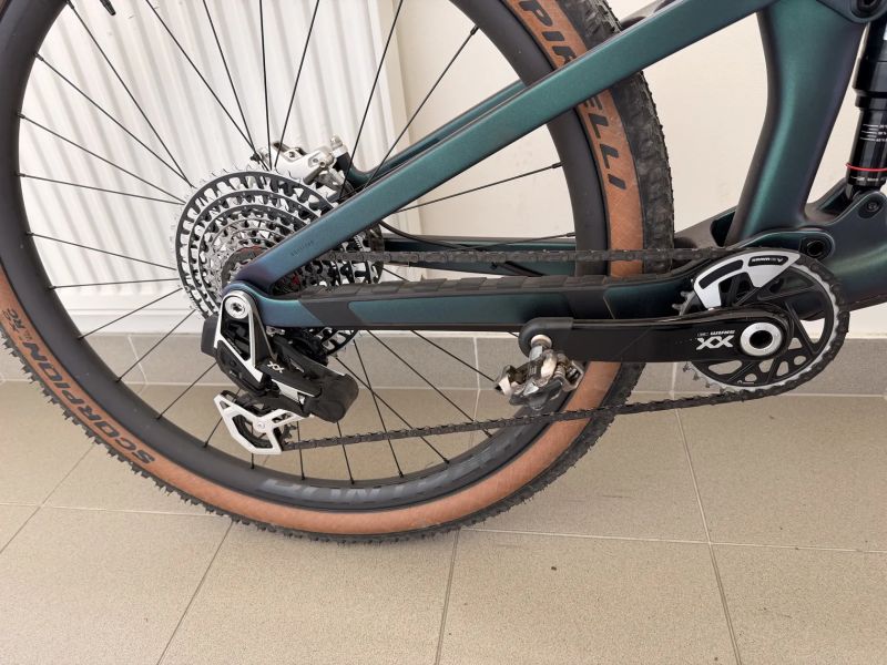 TREK Top Fuel 9.8 CUSTOM XX AXS T-Type Gen 3, Matte Emerald Iris, model 2024 velikost L