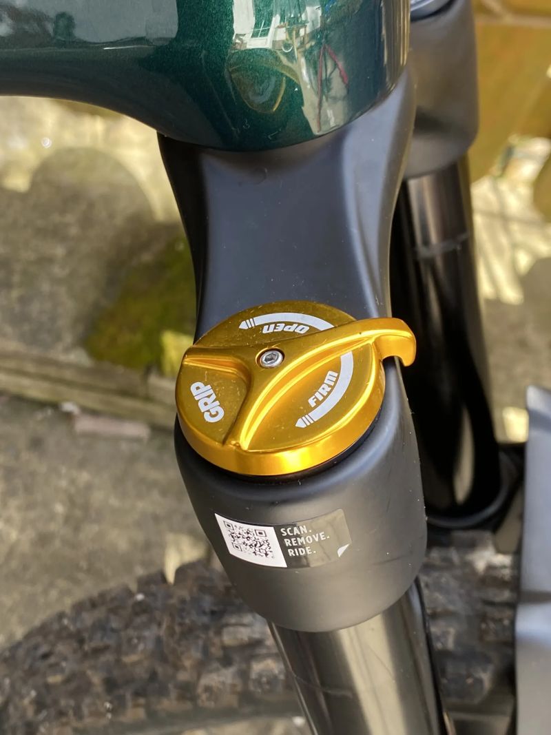 Cannondale Habit Carbon L, kola Hope tech 27,5, Sram GX, Marzocchi Bomber Z1