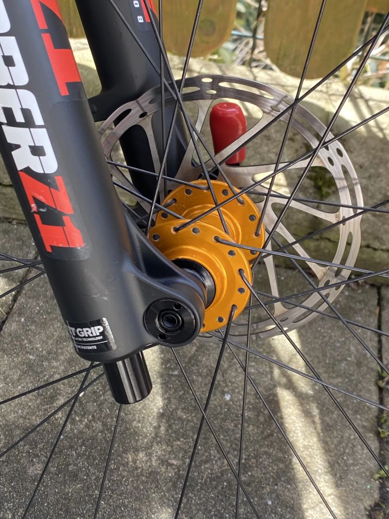 Cannondale Habit Carbon L, kola Hope tech 27,5, Sram GX, Marzocchi Bomber Z1