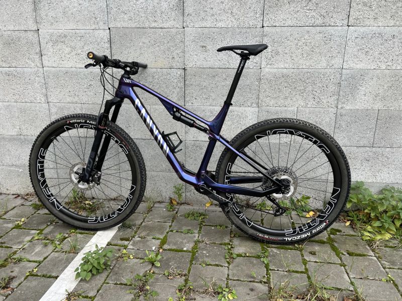 Canyon Lux cf8 vel. L