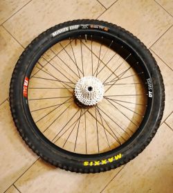 zadní kolo 29" s nábou 12x148