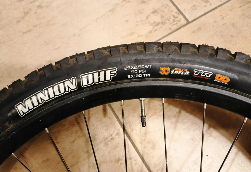 zadní kolo 29" s nábou 12x148