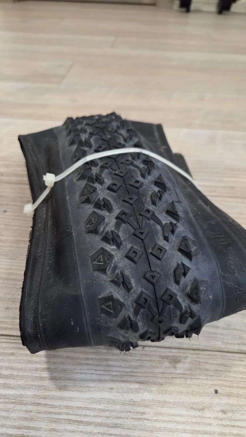 Pláště - obměna zásob (7 ks)