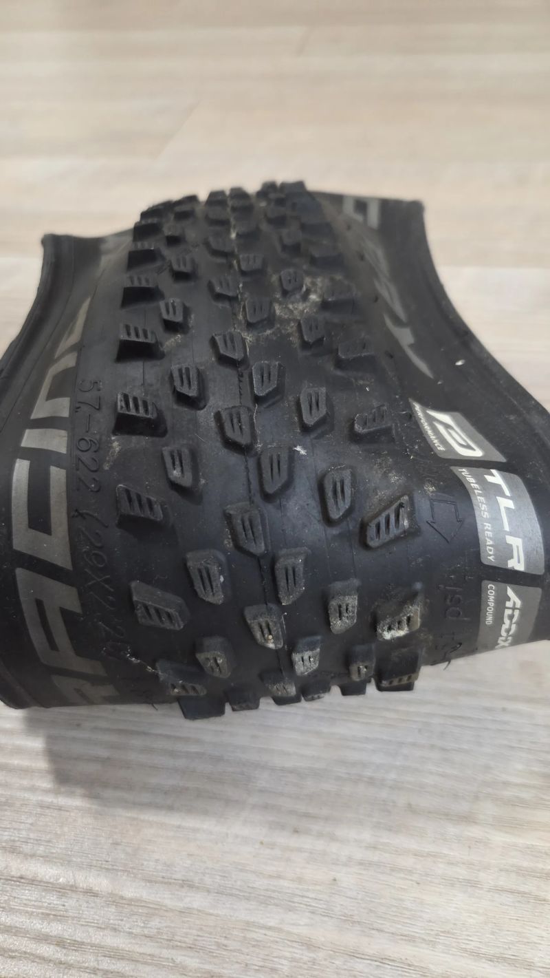 Pláště - obměna zásob (7 ks)