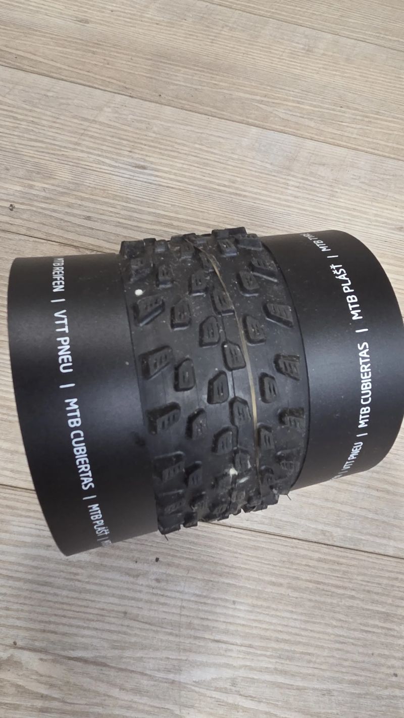 Pláště - obměna zásob (7 ks)