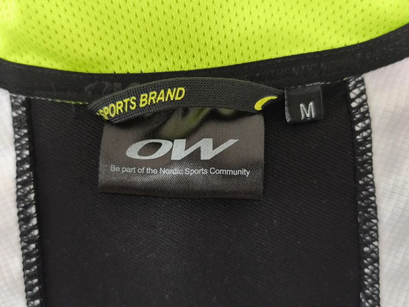 Jen 2 dny používaná bunda. PC 4000 Kč. MEMBRÁNA. 