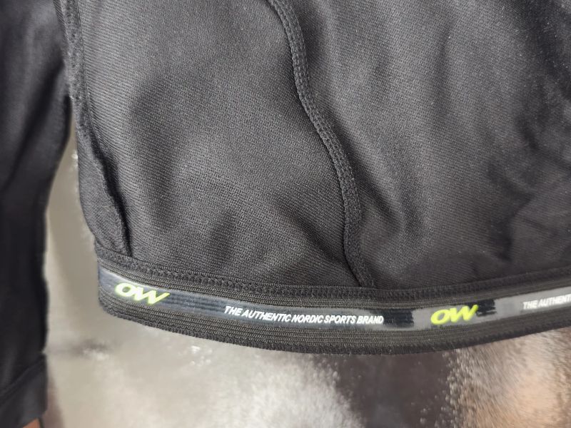 Jen 2 dny používaná bunda. PC 4000 Kč. MEMBRÁNA. 