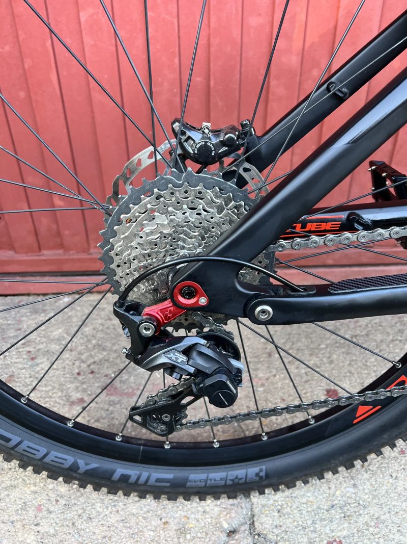 Trailové karbonové kolo CUBE STEREO 140 C:62 Race 27,5