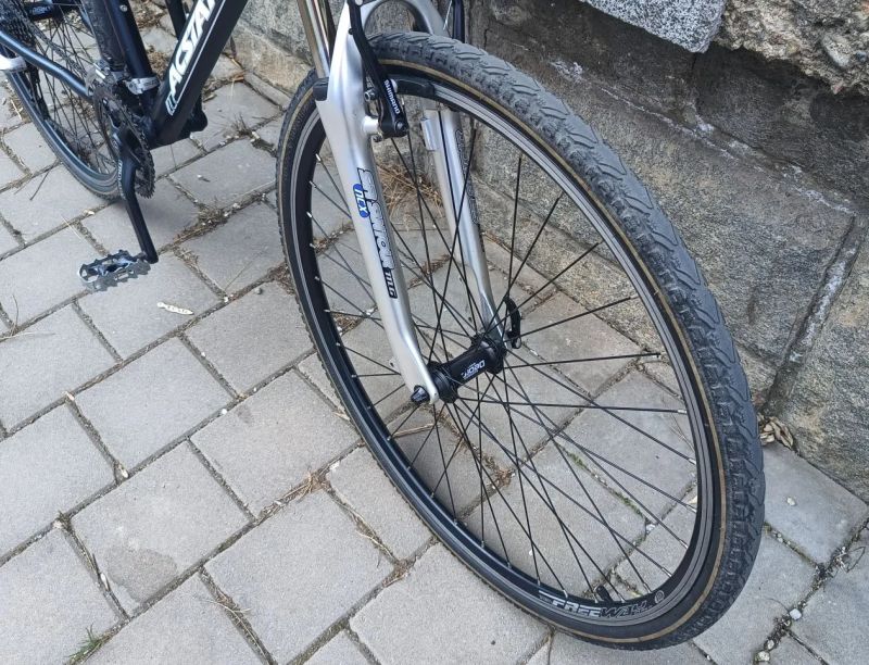 krosove kolo deore xt,23 palcu ram,185cm-200cm