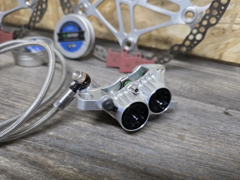 Hope V4 vč. Kotoučů 