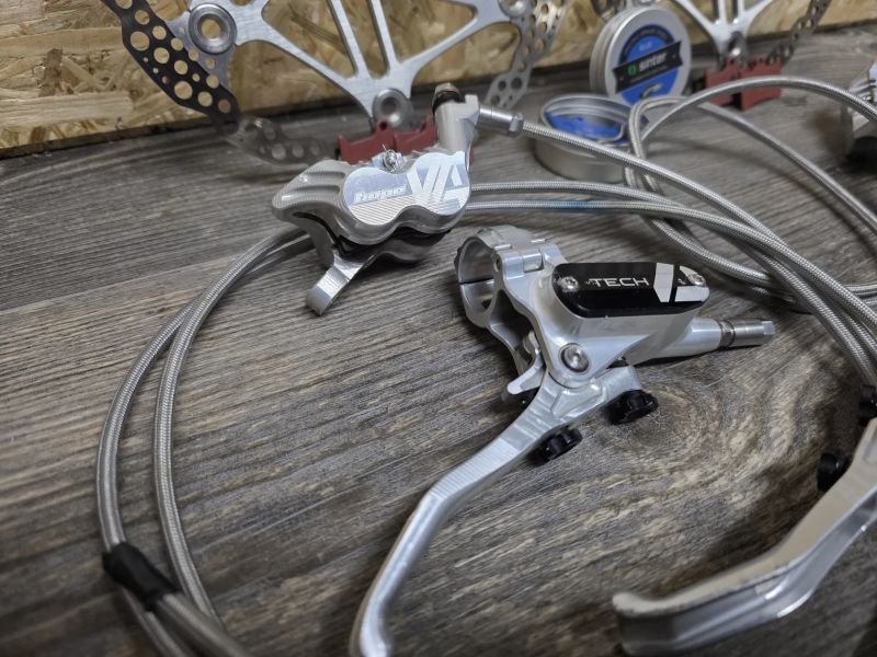 Hope V4 vč. Kotoučů 