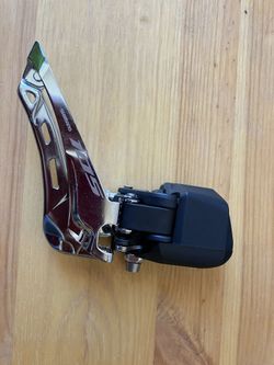 Přesmykač Shimano 105 Di2