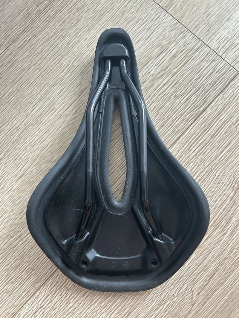 Specialized Power 143mm Body Geometry 