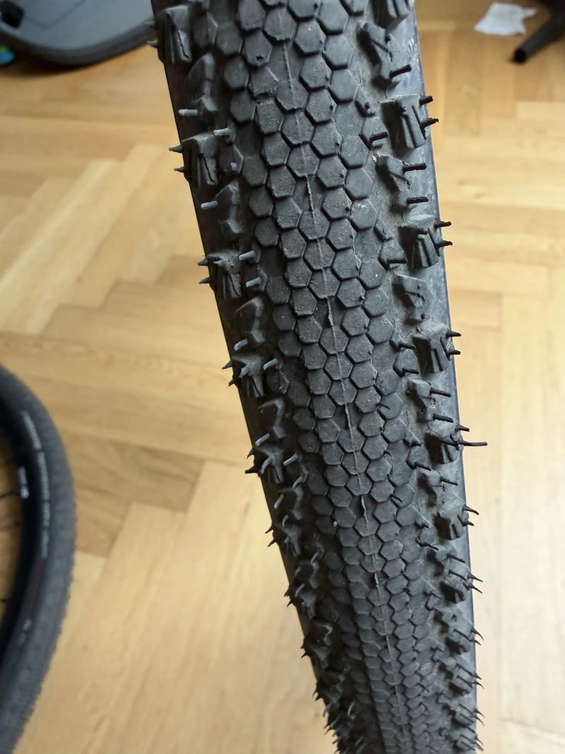 DT Swiss E1800 Spline + SRAM 12s + kotouče + 2× pláště
