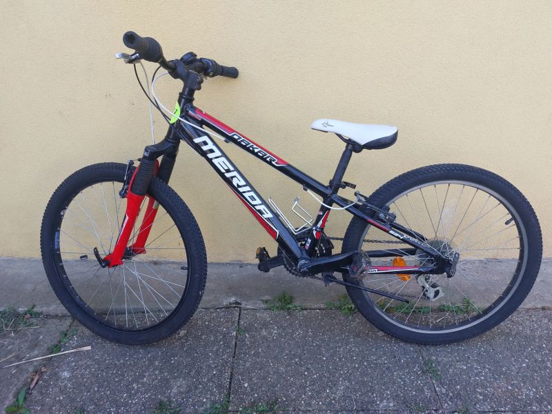 2 dětská kola: Kellys + Merida