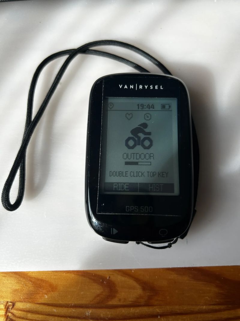 Cyklopočítač Van Rysel GPS 500