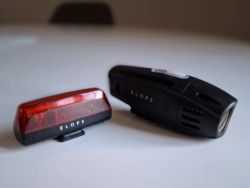 ELOPS / Decathlon ST920 USB přední + zadní světlo – velmi dobrý stav