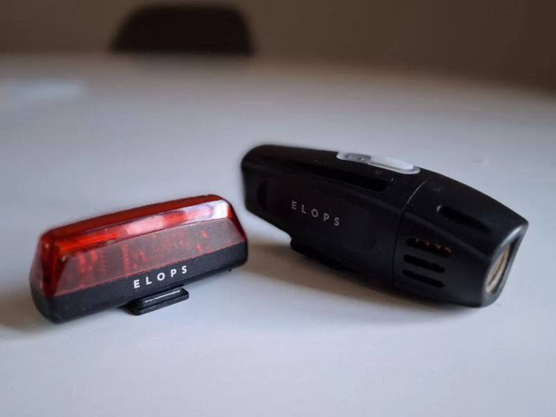 ELOPS / Decathlon ST920 USB přední + zadní světlo – velmi dobrý stav