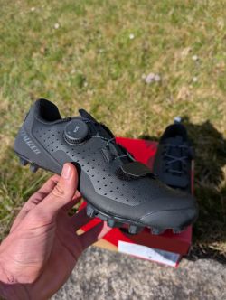 Specialized Recon 2.0 mtb/gravel tretry.