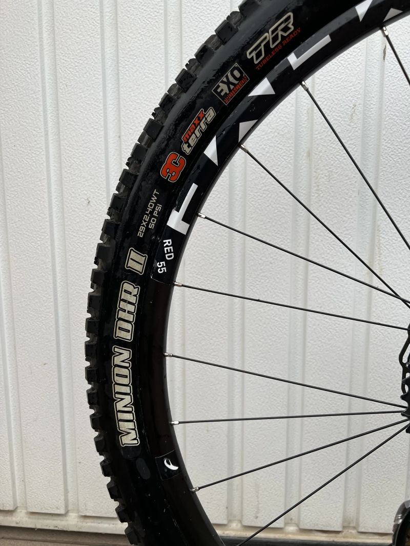 Santa Cruz HighTower V2 Carbon C, velikost L