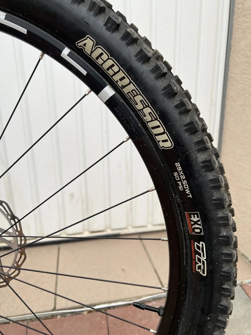 Santa Cruz HighTower V2 Carbon C, velikost L