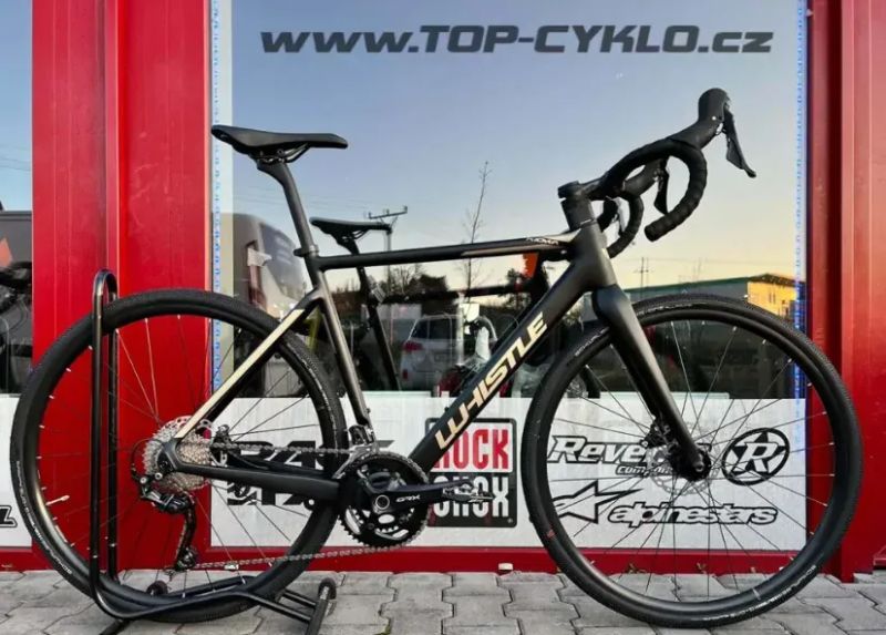 🔥🔥 SLEVA 16.000 -39% 🔥🔥 Whistle KIOWA GRX400 Carbon / Sand Matt- 54 cm 