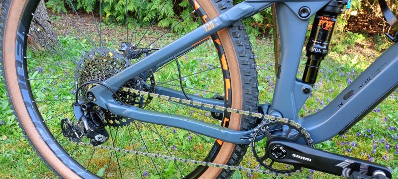 29" Cube Stereo HPC 120 - 1x12, karbon, velikost "S"