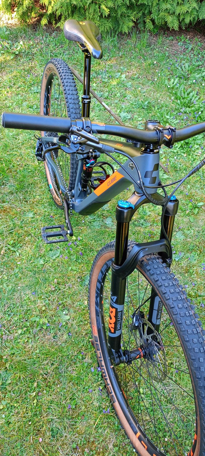 29" Cube Stereo HPC 120 - 1x12, karbon, velikost "S"