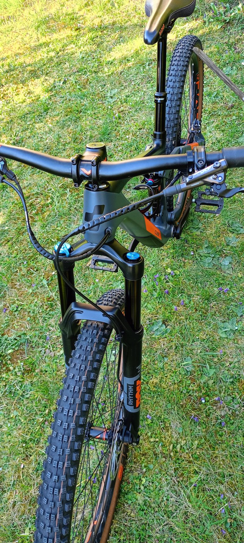 29" Cube Stereo HPC 120 - 1x12, karbon, velikost "S"