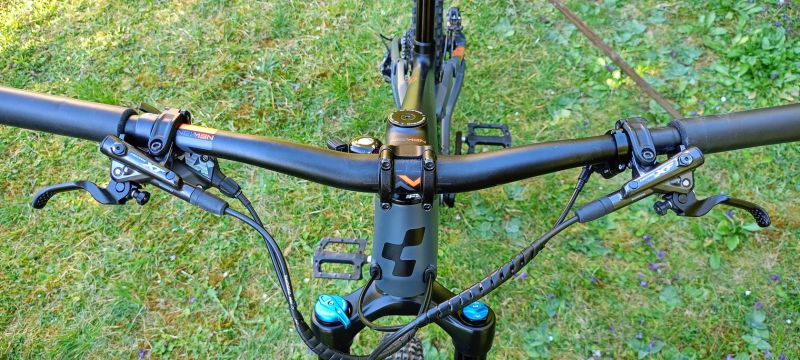 29" Cube Stereo HPC 120 - 1x12, karbon, velikost "S"