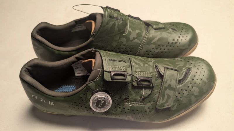 Gravel tretry Shimano SH-RX600