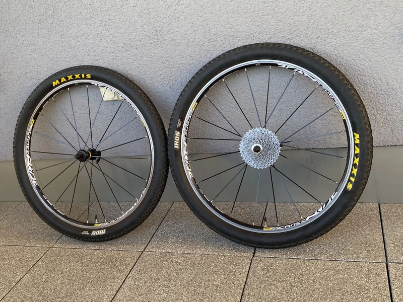 Kompletní kola Mavic CROSS RIDE, včetně plášťů a kazety. PC 9800 Kč.