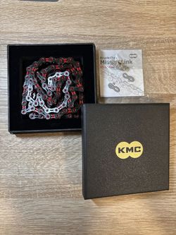 Silniční TOP řetěz KMC 11s - černo červený