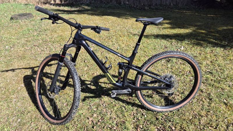 Trek Top Fuel 9.8 XT Di2 Gen 4 vel M/L r.2026, elektronické řazení Shimano