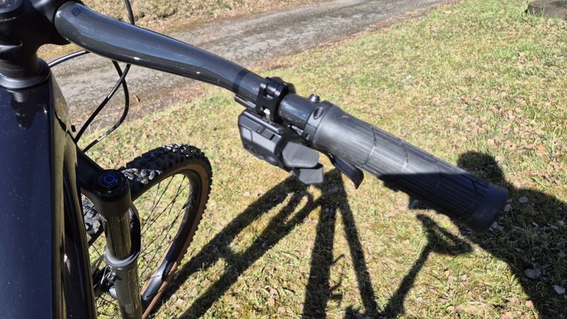 Trek Top Fuel 9.8 XT Di2 Gen 4 vel M/L r.2026, elektronické řazení Shimano