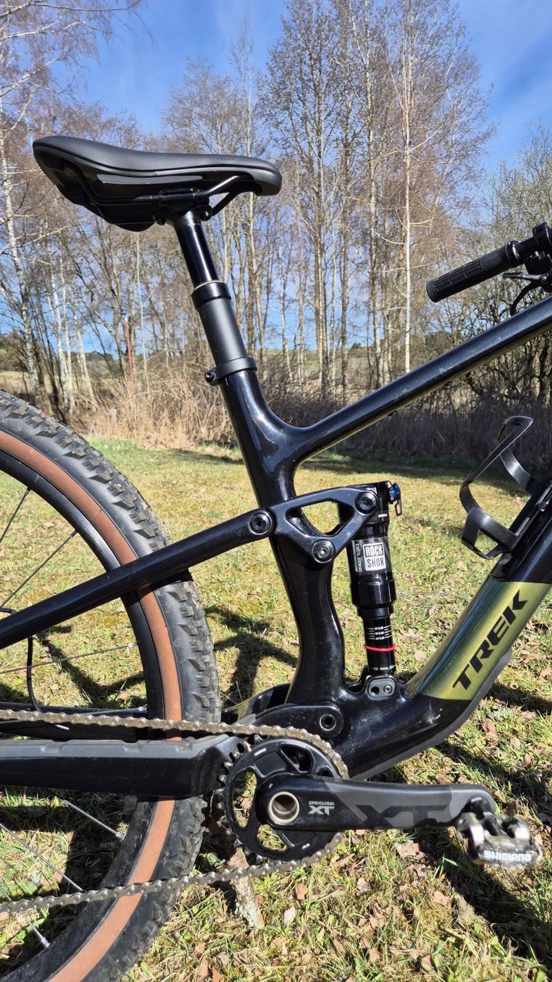 Trek Top Fuel 9.8 XT Di2 Gen 4 vel M/L r.2026, elektronické řazení Shimano