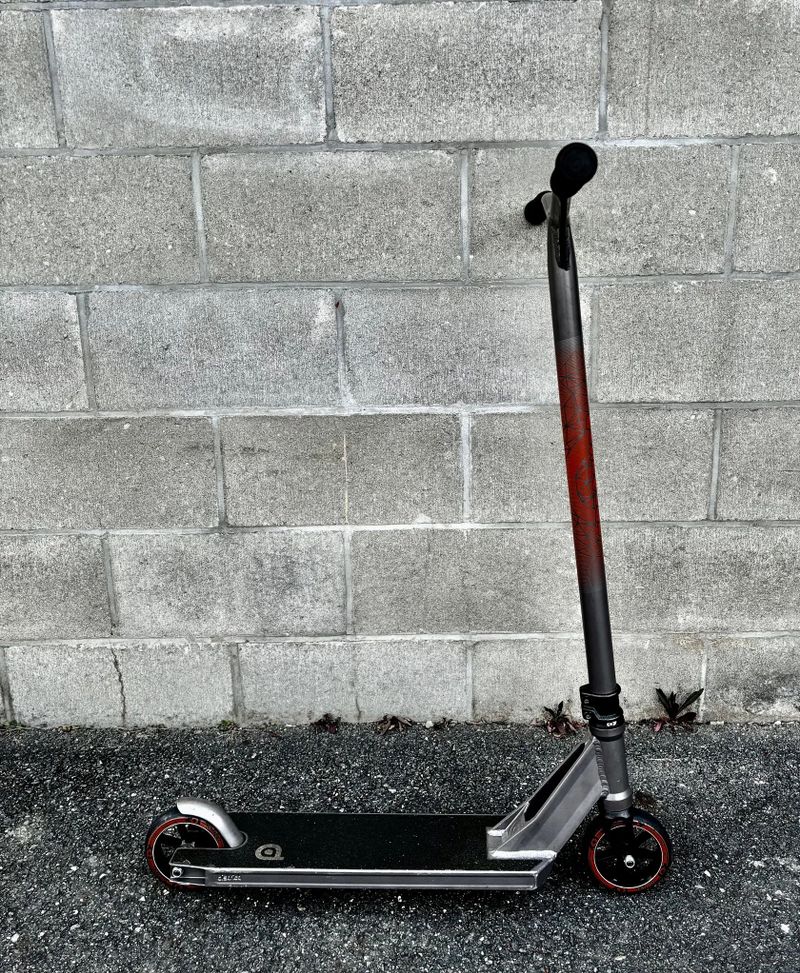 Freestyle koloběžka District