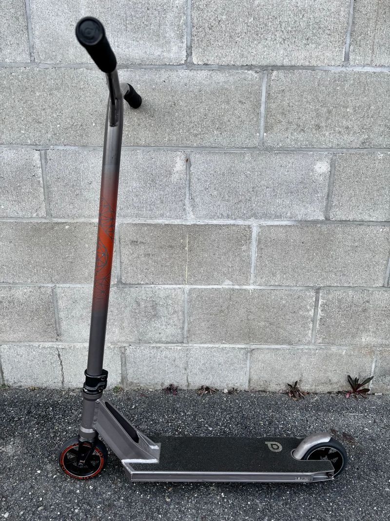 Freestyle koloběžka District